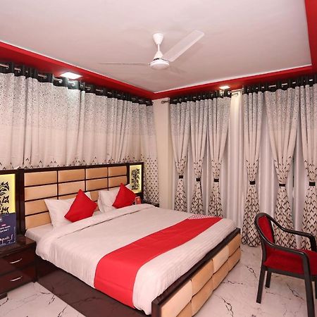 Oyo 23495 Hotel The Park Juhi Bari Bagian luar foto